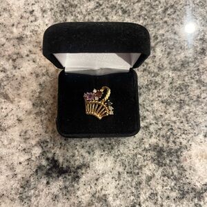 Vintage gold tone basket necklace pendant with Multicolor gemstones